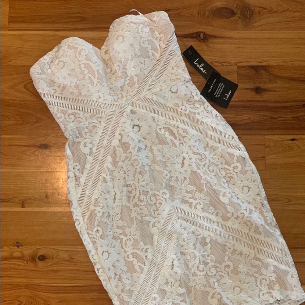 White lace strapless dress